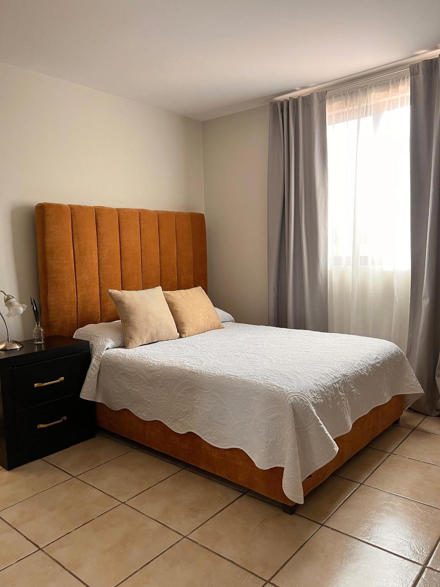 Suites Ciento 37 레온 외부 사진
