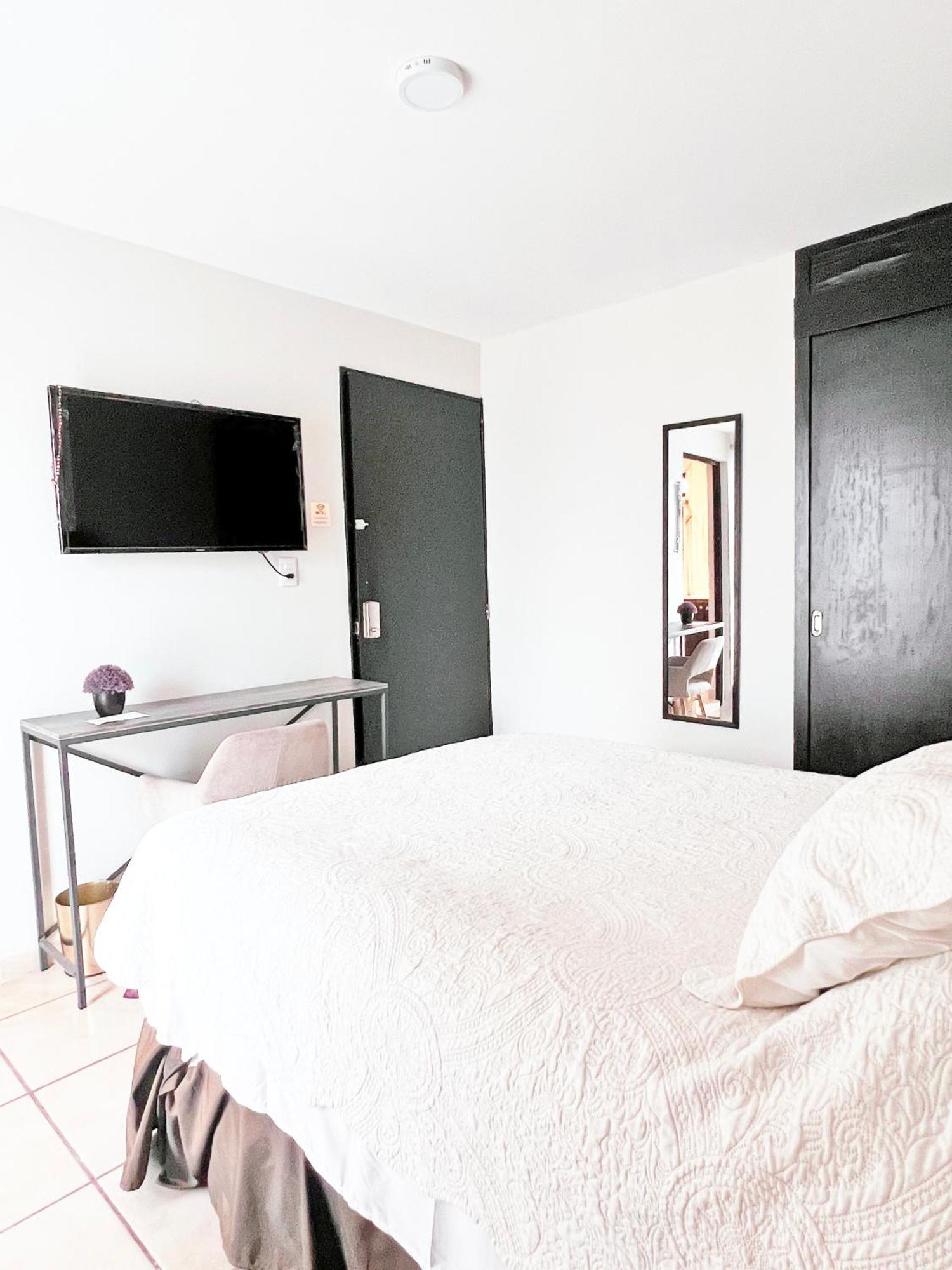 Suites Ciento 37 레온 외부 사진