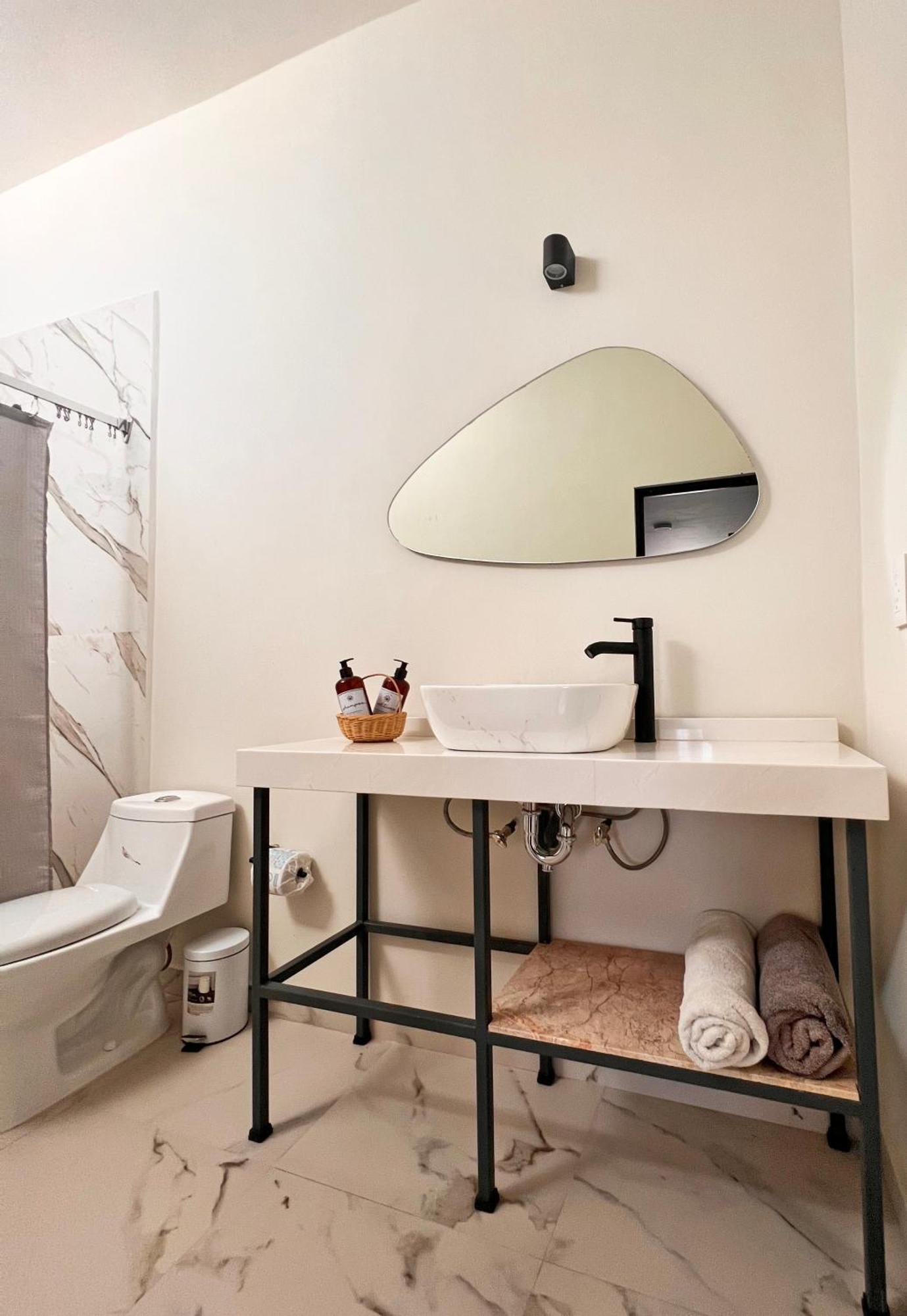 Suites Ciento 37 레온 외부 사진