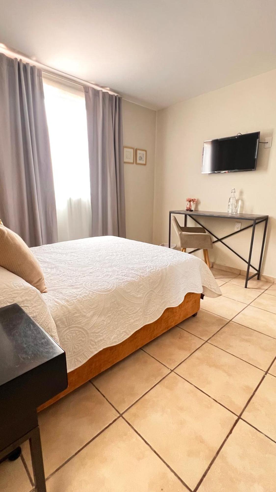 Suites Ciento 37 레온 외부 사진